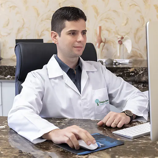 Doutor Douglas Ortopedista em Dois Vizinhos Paraná